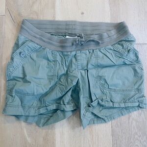 Motherhood maternity green shorts size medium